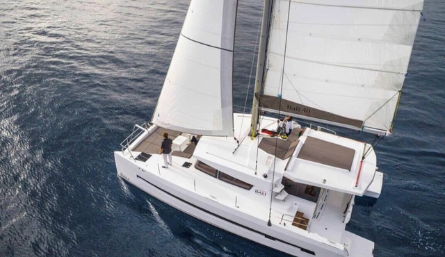 Sun-Kissed Sailing Adventure in Córcega