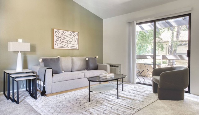 Sunny Mountain View 1BR w/W/D, Pool & Gym, near Safeway, by Blueground