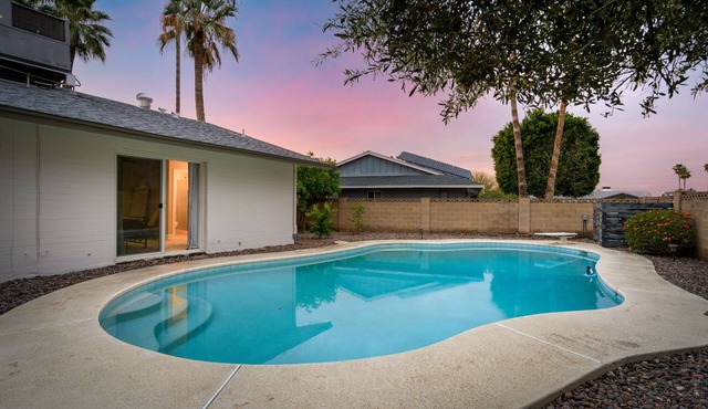 Sunshine Get-a-way in Tempe! We are close to Phoenix Airport and Spring Training