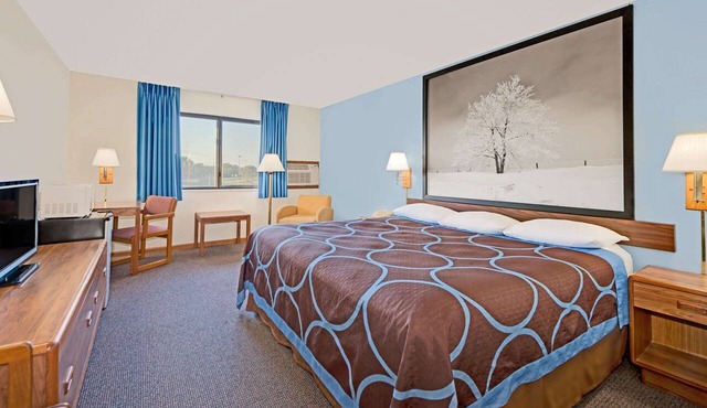 Super 8 by Wyndham Centerville