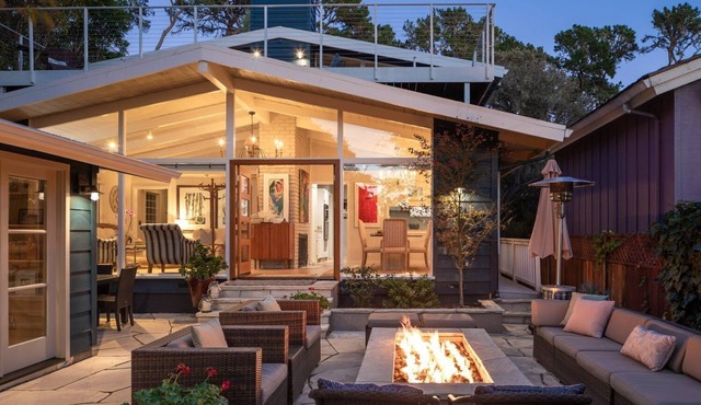 Super cozy home w/private courtyard, clear ocean & Point Lobos views! 4 bedrooms