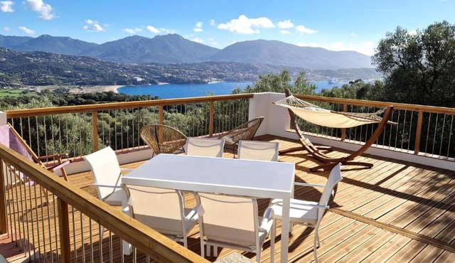 Super villa idyllique & antique avec vue mer imprenable