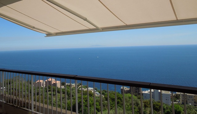 SUPERB LUXURY F3 86 m2 EXCEPTIONAL VIEW ON SEA AND MOUNTAIN