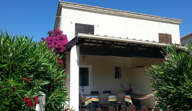 Superb villa, 150m from the beach, air-conditioned, with veranda, garden and terraces