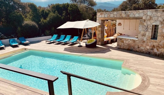 Superbe Villa Pour 10 Personnes à Lumio