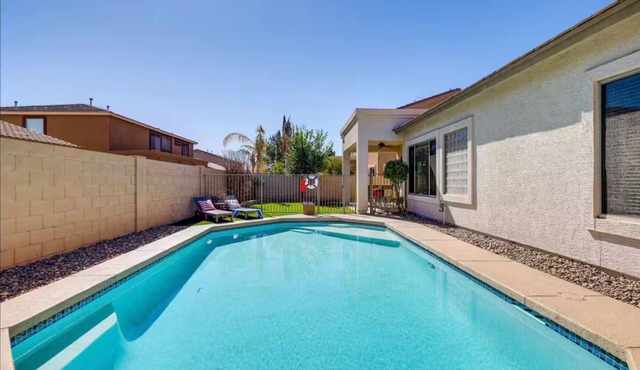 Surprise Getaway with Heated Pool Included! Close to Spring Training and Golf!