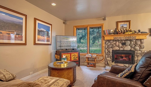 SV155 - Walk to Lifts & Town - Hot Tub & Pool