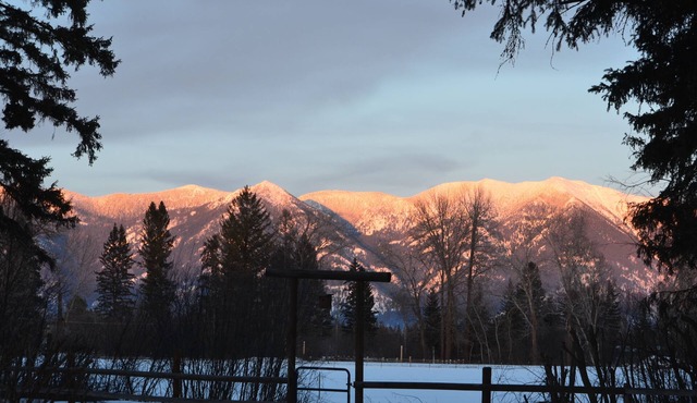Swan Mntn View-Entire, Private Basement Suite, Close to GNP, Whitefish & Lake.
