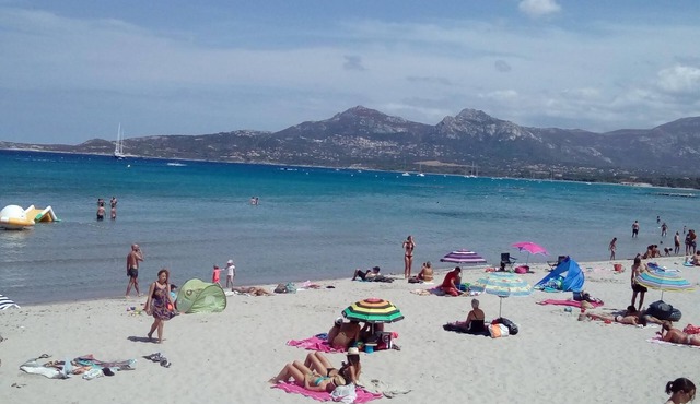 T3 new air-conditioned, Calvi 150m from the beach, cleaning, sheets & parking included