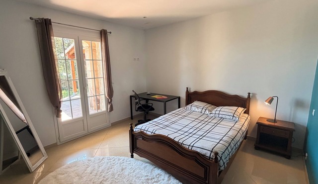 T4 apartment with swimming pool, breakfast included and customizable.