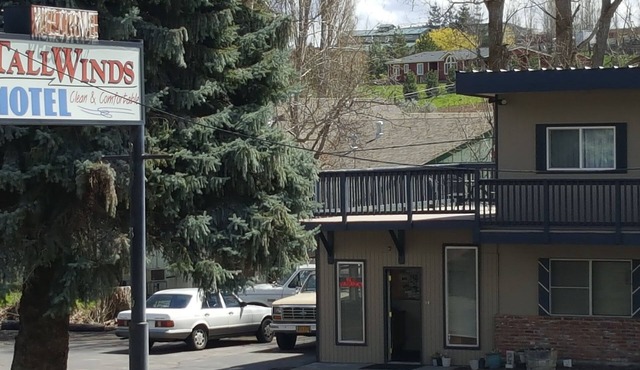 Tall Winds Motel