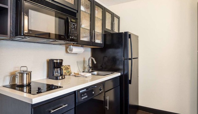 Tempe's Hidden Gem! 4 Spacious Units, Full Kitchen, Seasonal Pool, Pets Allowed!