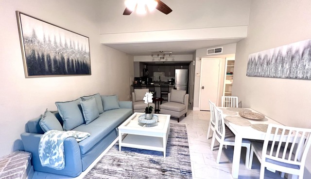 Tempe town house near ASU. only 2 miles away.