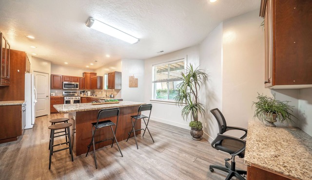 Terrific 4-bedroom condo in Fairview