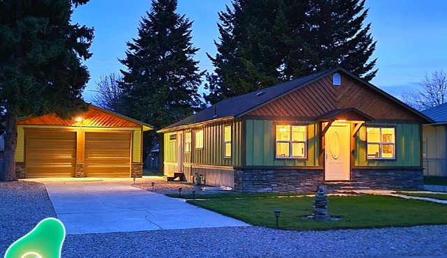 THE AVOCADO ABODE - Glacier National Park Columbia Falls Whitefish KIDS CHOICE!