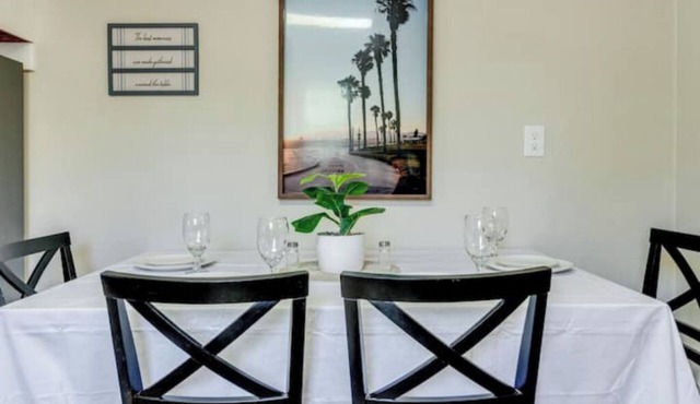 The Bayview Retreat 2BR Walk to the Beach!