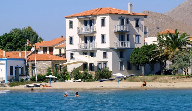 The Beachfront Villa (1st Floor 3 Bed Apartment)