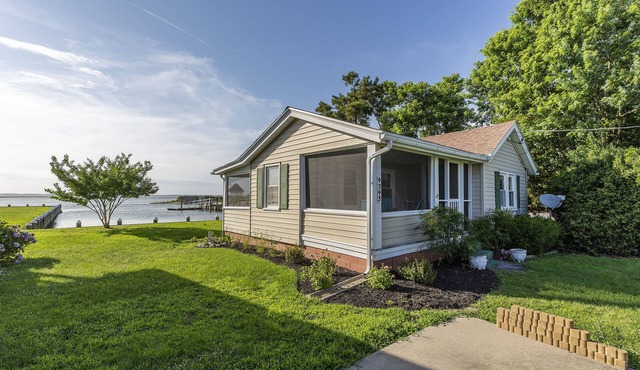 The C-Ray Cottage by Seaside Vacations & Sales