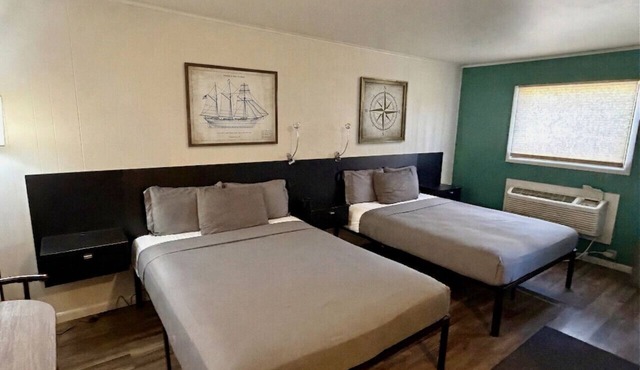 The Captain`s Room at The Cedar