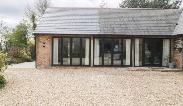 The Courtyard - Hilltop Barn, Wareham