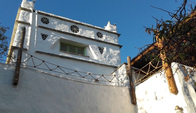"The Dovehouse". Traditional, artistic, peaceful!
