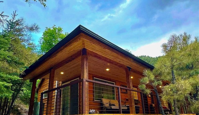 The Hideaway, A Concealed Cabin @ East Zion & Bryce