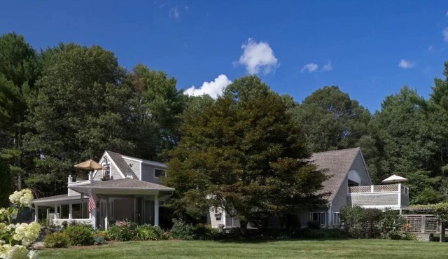 The Lantern Hill House: Rustic Luxury for Nature Lovers; Minutes to Mystic, CT