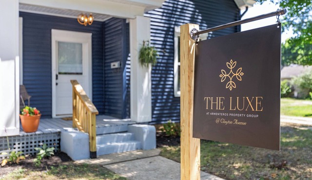 The Luxe/Hot Tub/Private Bar/12 Min to Horse Park