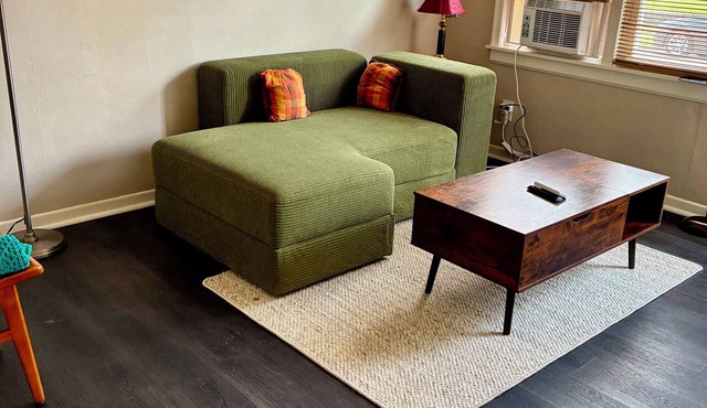 The Retro Nook - cozy studio near Spooky Nook.