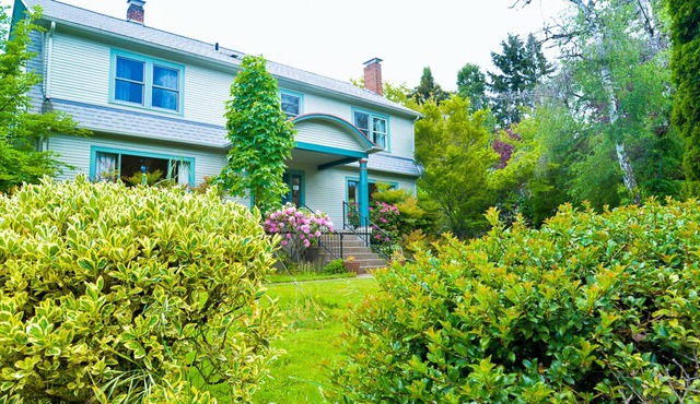 The Riverpath Inn, just steps from the Willamette river & Rose Gardens, Eugene