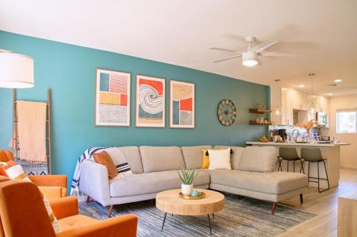 The Scott Getaway - Walkable to Old Town, remodeled space, outdoor pool!