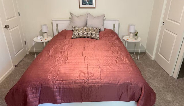 The Sequoia Nook – Clean, Cozy & Minutes from Downtown Visalia