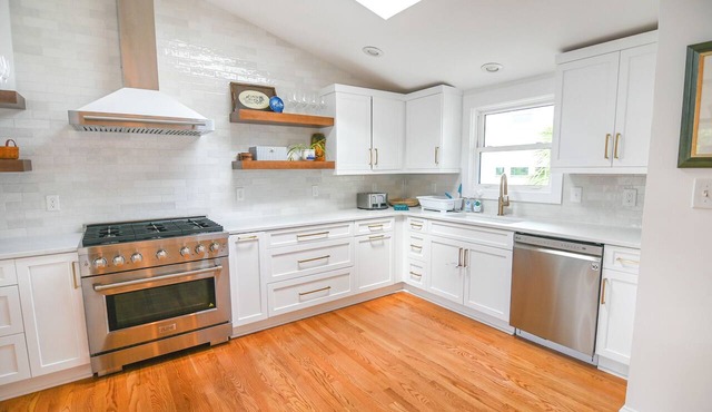 The Treetop WB - Classic Wrightsville Beach Charm, Great Space for Families