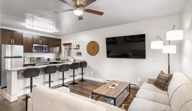 The Yellowstone Hideaway Unit B