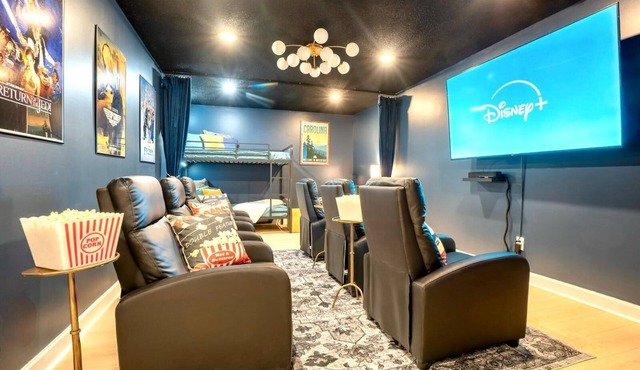 Theater and game rooms/5 bedrooms/2 king-size beds/TikTok and Instagram wall
