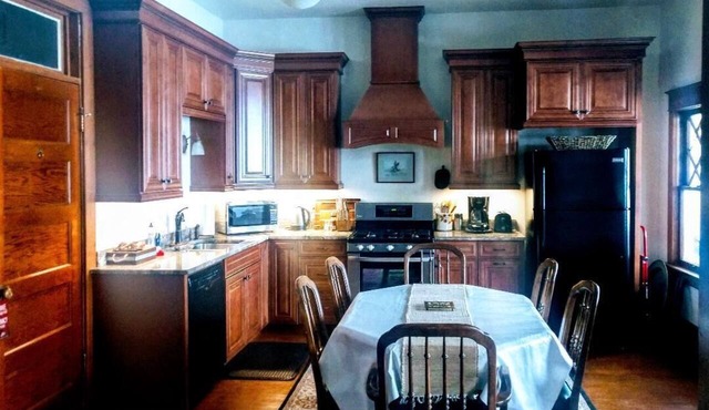Thee Forks Mt. Historic 1910 Bryant Hotel 28 Minutes From Bozeman Montana