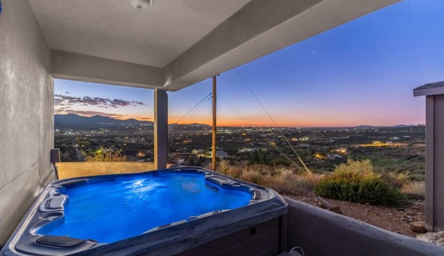 Top of the Mountain Home w/Hot Tub, Gym & Sauna!