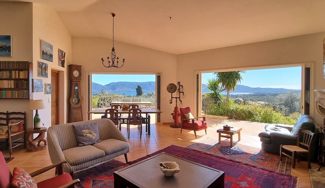 Top of villa facing south sea view 5 bedrooms 1O pers