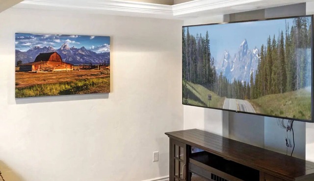 Townhome close to biking, skiing, Jackson Hole, and many outdoor activities