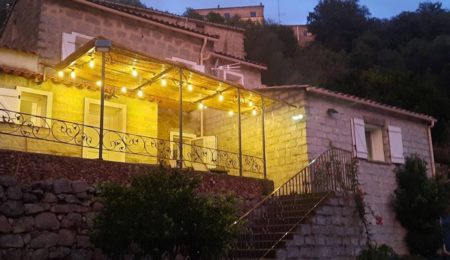 Traditional Corsican house. Garden 450 m2. Family vacation