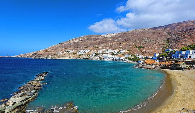 Traditional Seaside House with Aegean View near the Beach