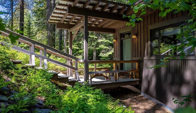 Tranquil Creekside Cabin