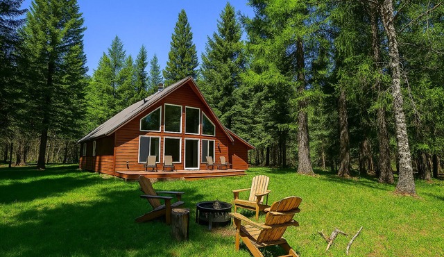 Tranquil Dog-Friendly Lake Cabin with Hot Tub