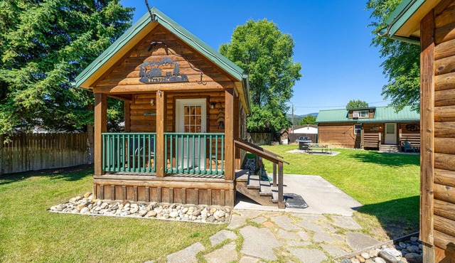 Trapper cabin