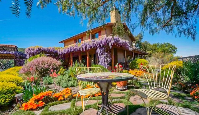 Tuscan-style Retreat In The Country With 360 Views