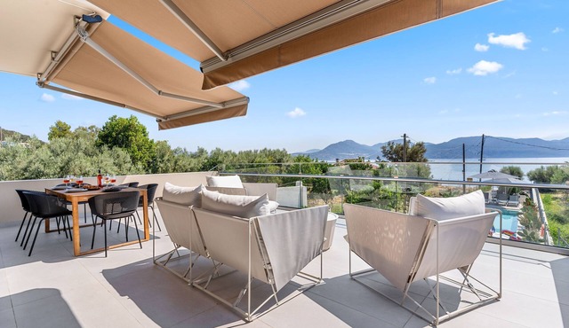 Two-Bedroom Apartment Sea View