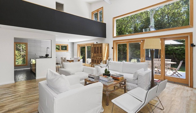 Ultimate Hamptons Luxury - Modern Home in East Hampton