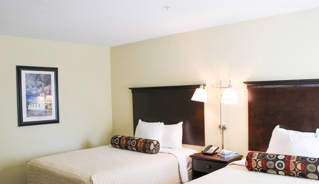 Unwind and Relax at the Kelleys Island MarbleHead Suites 220