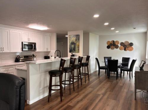 Updated Rancher near shopping & restaurants