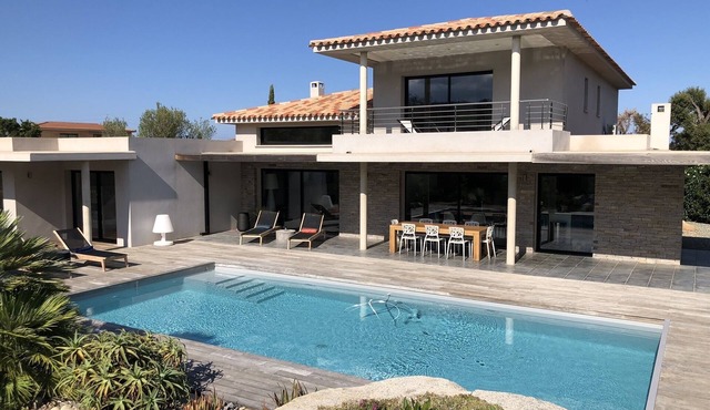 Villa recent, upscale, quiet and without vis-à-vis for 10 people.